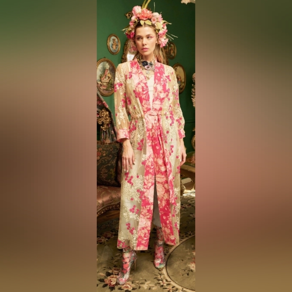 Aratta Fairy Rose Duster Size Large.